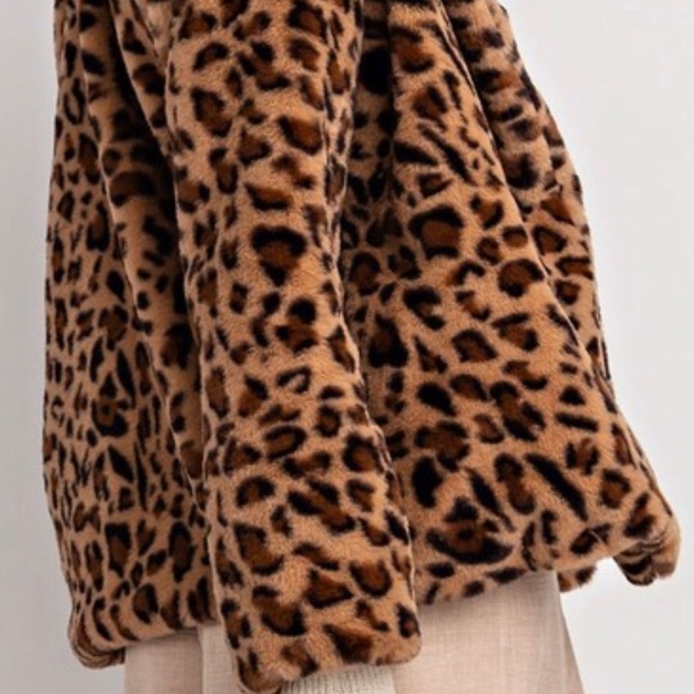 ❄️PLUSH BROWN LEOPARD COAT - Picture 5 of 7